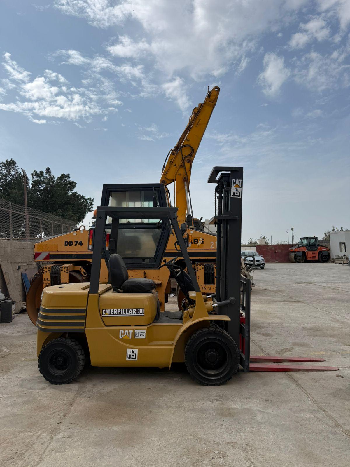CATERPILLAR DP30